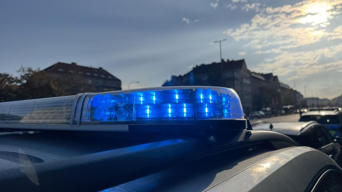 Policie prověřuje úmrtí muže u rušné křižovatky Rádelský mlýn na Jablonecku